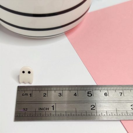 Kis szellem kitűző