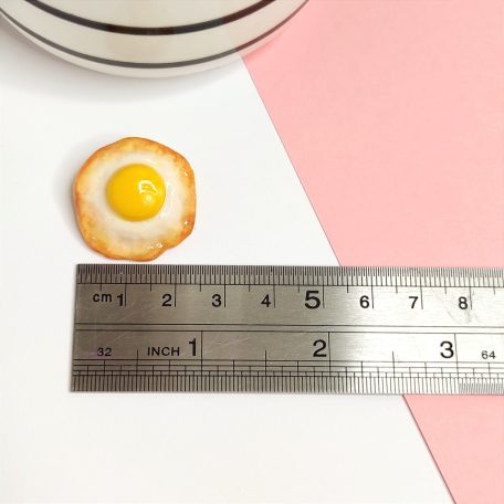 Tükörtojás kitűző