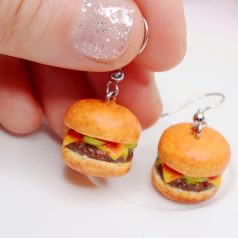 Hamburger fülbevaló