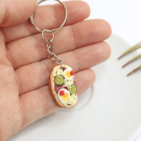 Retro szalámis szendvics kulcstartó
