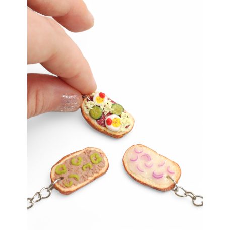 Retro szalámis szendvics kulcstartó