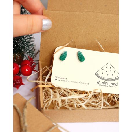 Fenyőág és toboz fülbevaló