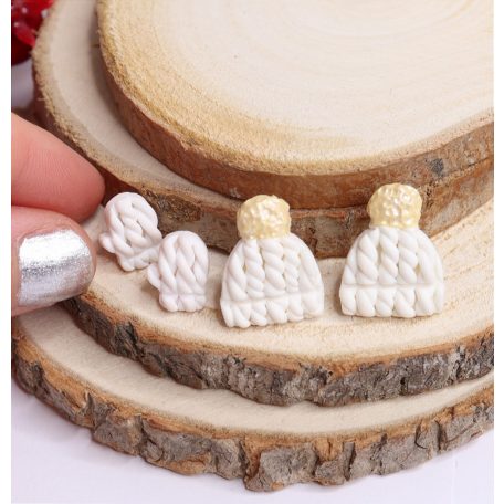 Kötött sapka és kesztyű fülbevaló