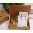 Fehér virág fülbevaló édesvízi gyönggyel