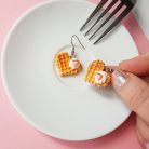 Szív alakú lógós gofri fülbevaló