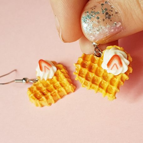 Szív alakú lógós gofri fülbevaló