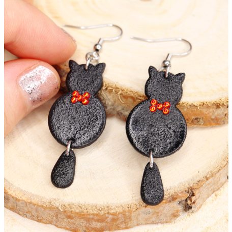 Fekete macska fülbevaló