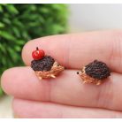 Süni fülbevaló almával