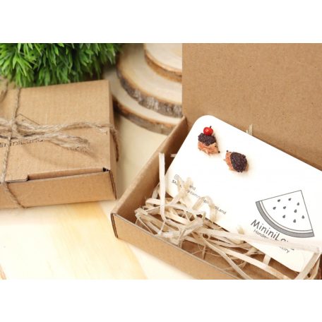 Süni fülbevaló almával