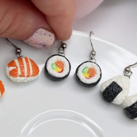 Lógós Sushi fülbevalók