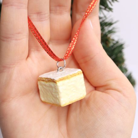 Krémes karácsonyfadísz