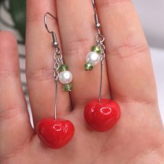 Lógós meggy fülbevaló