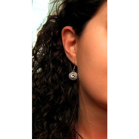 Kakaós csiga porcukorral lógós fülbevaló