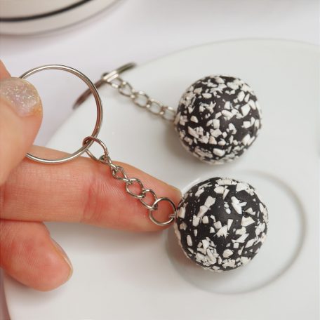 Kókuszgolyó kulcstartó