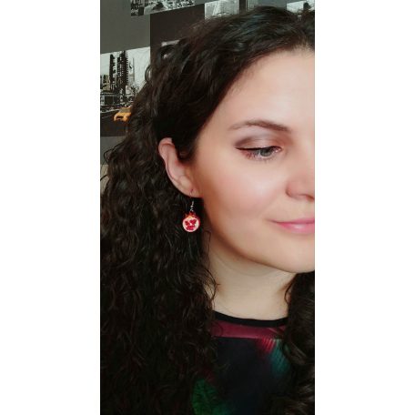 Lógós gránátalma fülbevaló