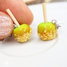 Karamellás és cukormázas alma fülbevaló