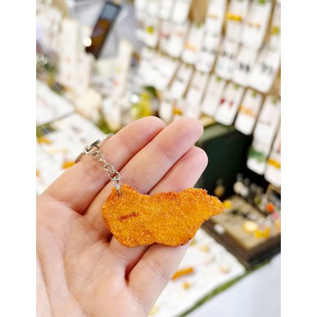 Magyarország alakú rántott hús kulcstartó