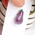 Barack és padlizsán kitűző