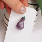 Barack és padlizsán kitűző