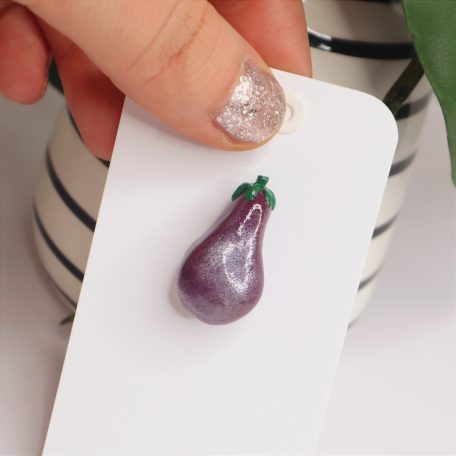 Barack és padlizsán kitűző