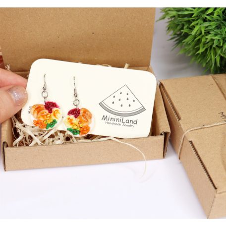 Ebéd tányéron fülbevaló