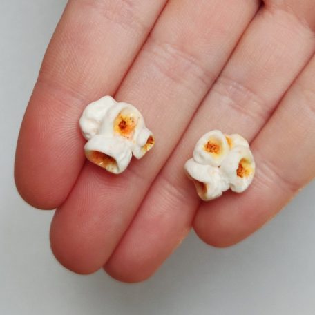 Pattogatott kukorica fülbevaló